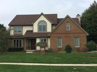 26563 Cedarwood Ln, Perrysburg, OH 43551