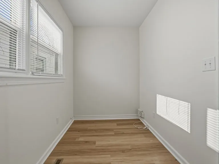 126 Ash Ave — Photo 9