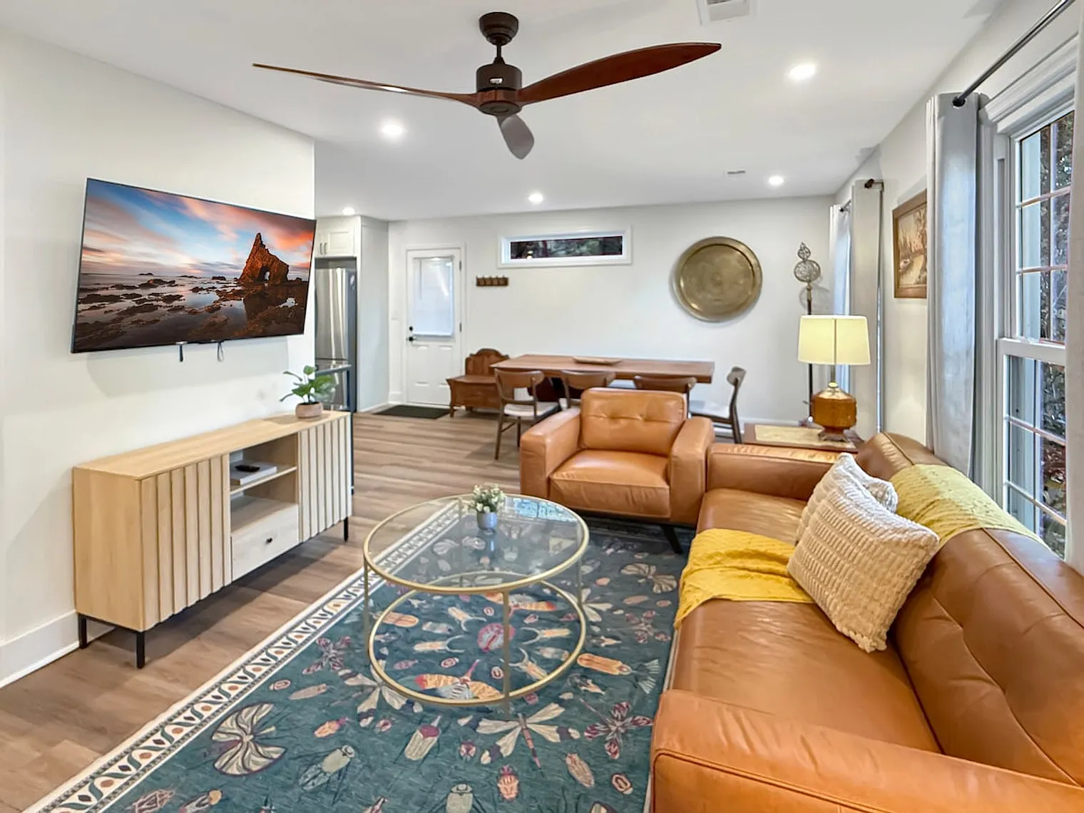 4 bed, 3.0 bath, 1991 sqft, $5,240 — Photo 3