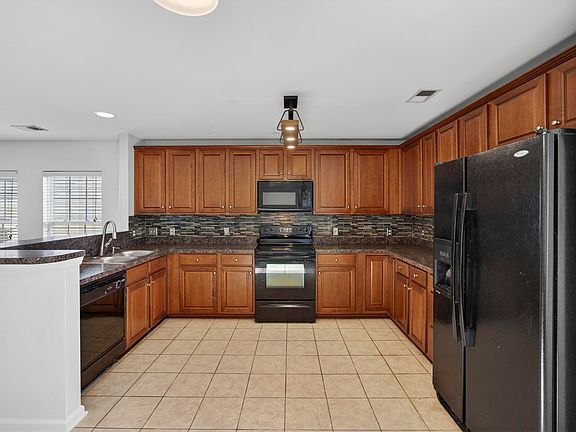 4th image of 1509 Mandarin Ct