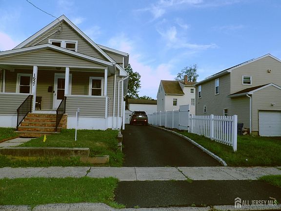 2nd image of 1657 W 3rd St
