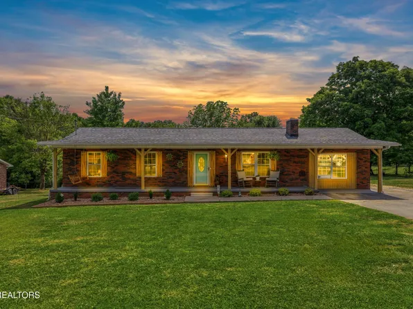300 Lindner Ln, Lenoir City, TN 37772
