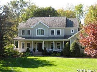 5 Ramble Wood Dr, Skaneateles, NY 13152