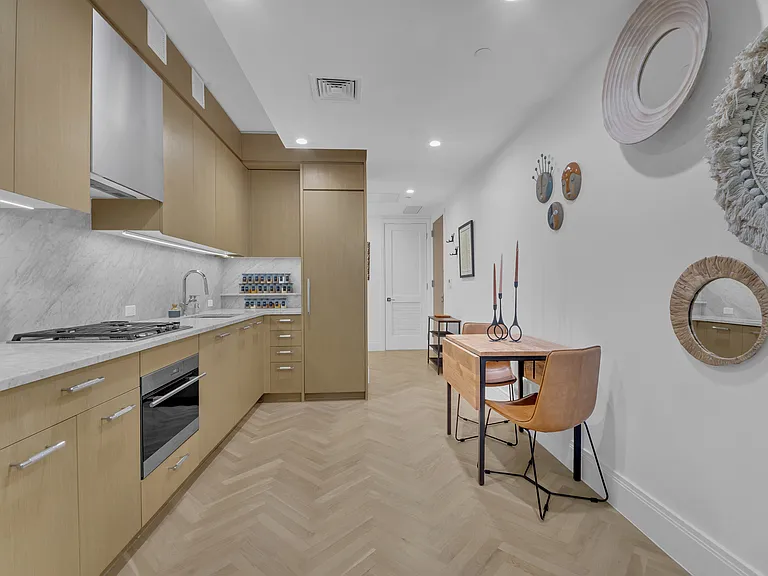300 W 122nd St #6R — Photo 5