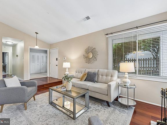 4th image of 246 Avondale Dr