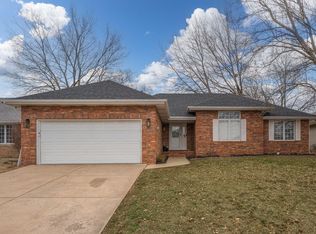 3343 E Swallow St, Springfield, MO 65804
