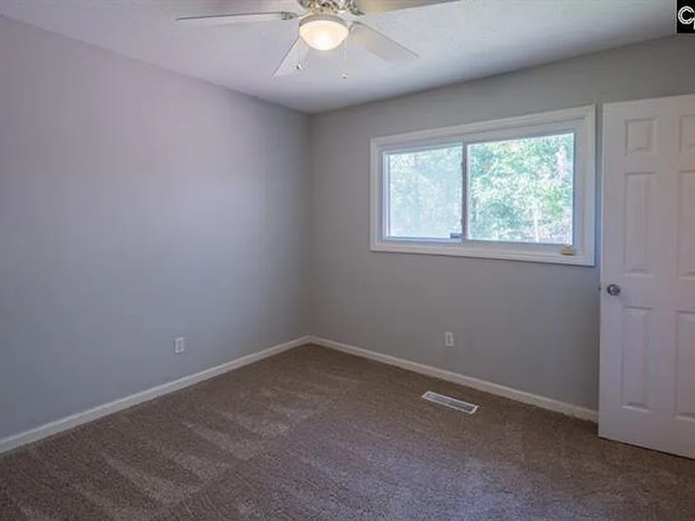 98 Riverview Ct — Photo 18