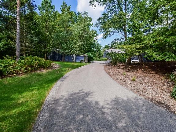 3rd image of 7909 Loral Pines Dr SE