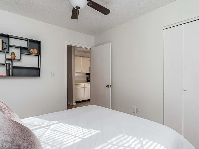 1102 Hulon Ln #1102 — Photo 3