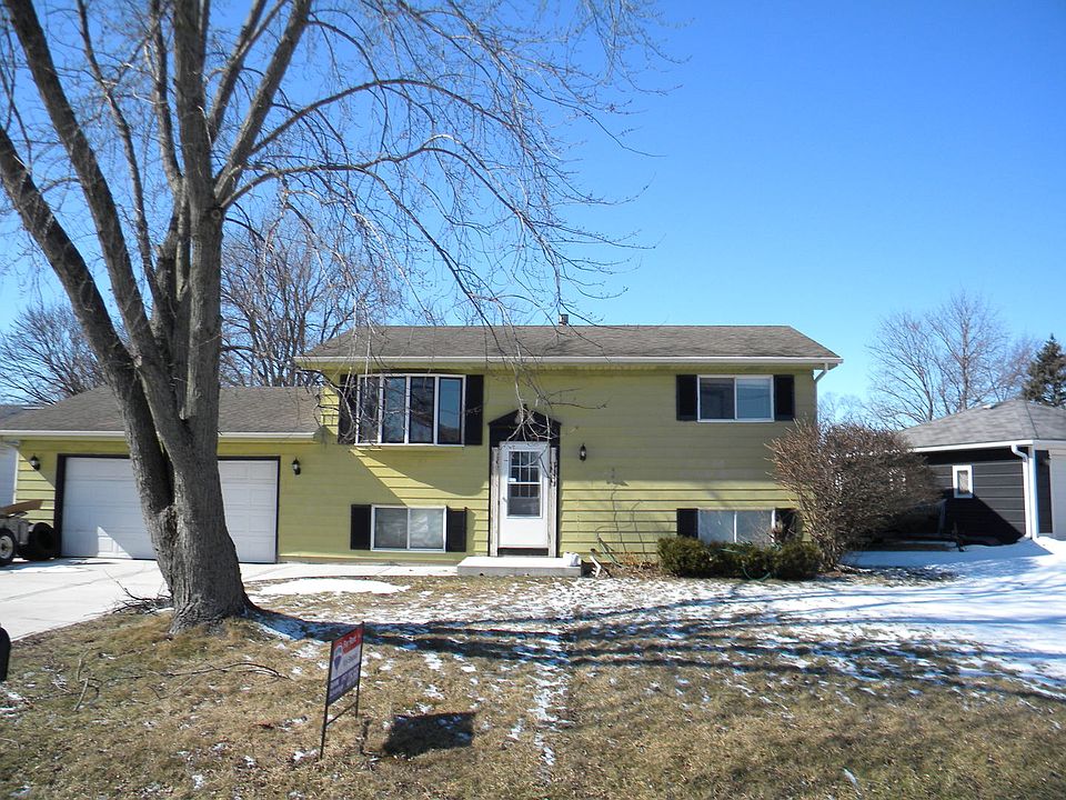 1st image of 142 Lakewood Dr