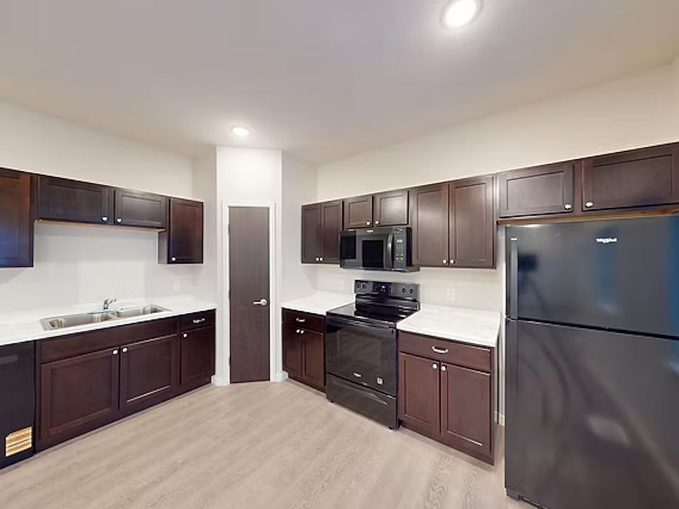 1st image of 942 Riverview Dr #1313