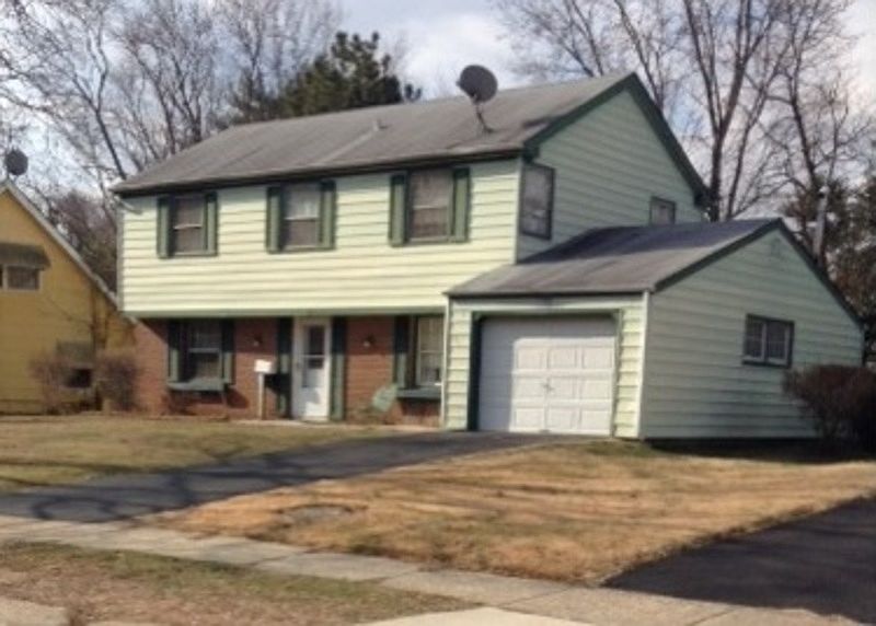 1st image of 167 Millbrook Dr