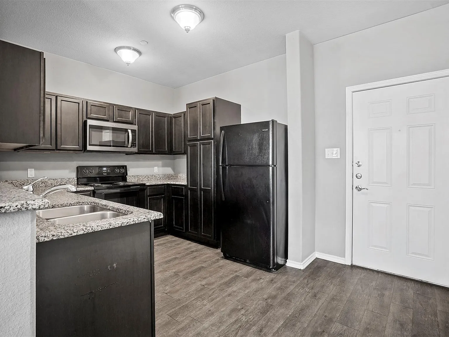 612 Meadow View Ct; Denton 76207 - 101 — Photo 2