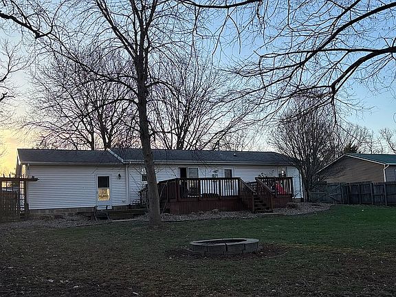 4th image of 32 Robinwood Dr