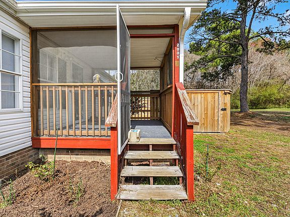 5th image of 2001 Auburn Rd