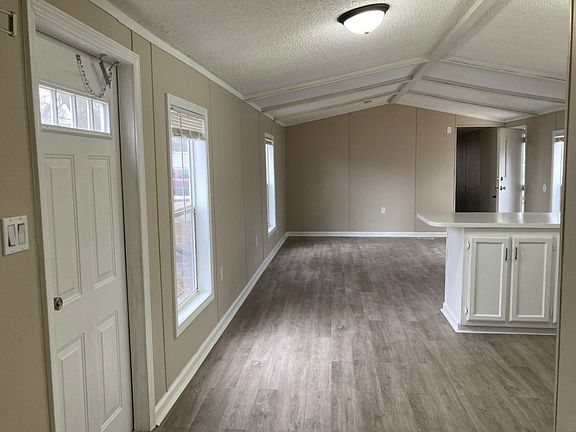 5th image of 5906 Deluxe Blvd