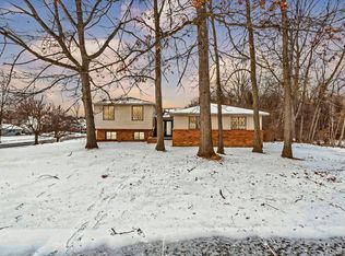 7820 Rampart Trl, Waterford, MI 48327