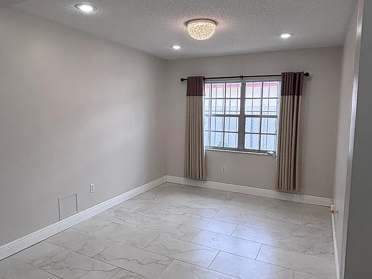 6615 N Clark Ave — Photo 15
