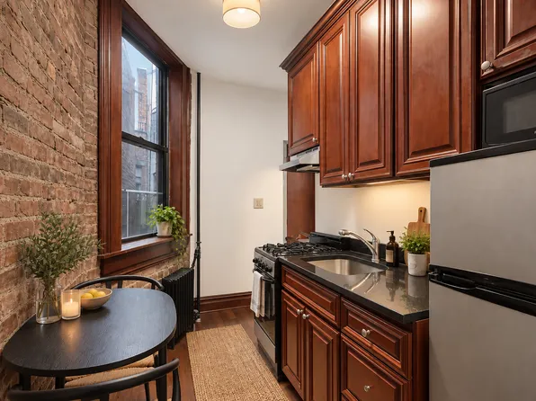 112 East 4th Street image 1 of 3
