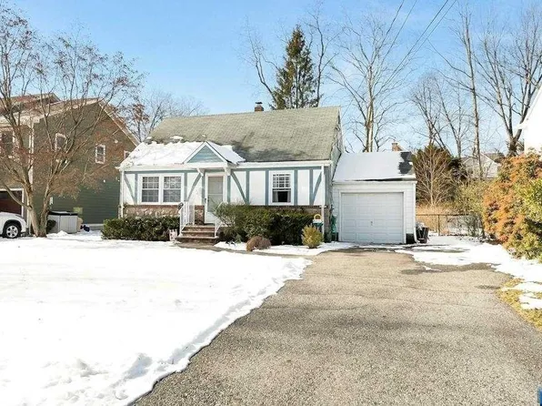 68 Pershing Ave, Ridgewood, NJ 07450
