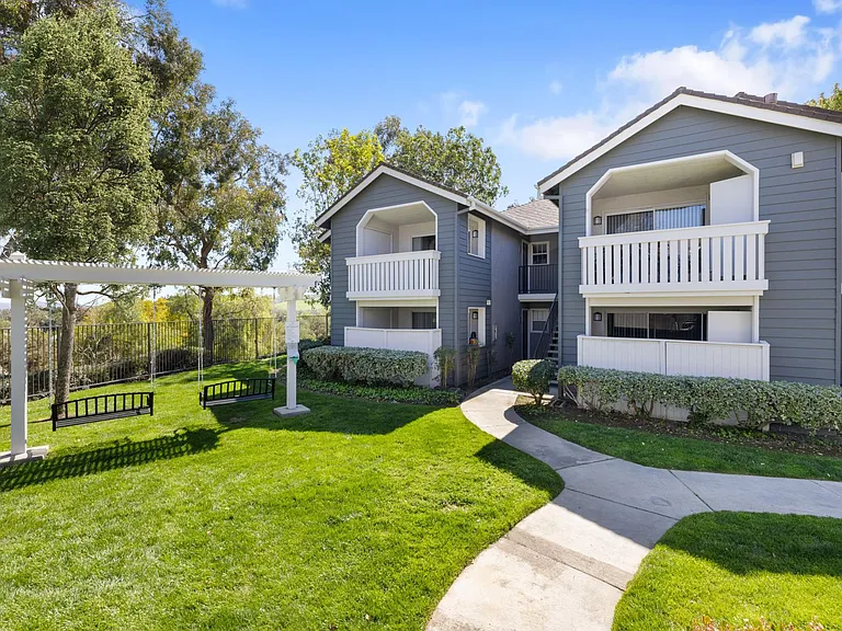 Village Oaks — Photo 33