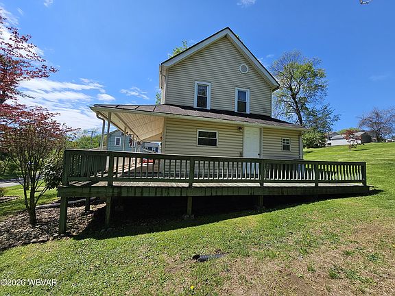 4th image of 132 Montgomery St