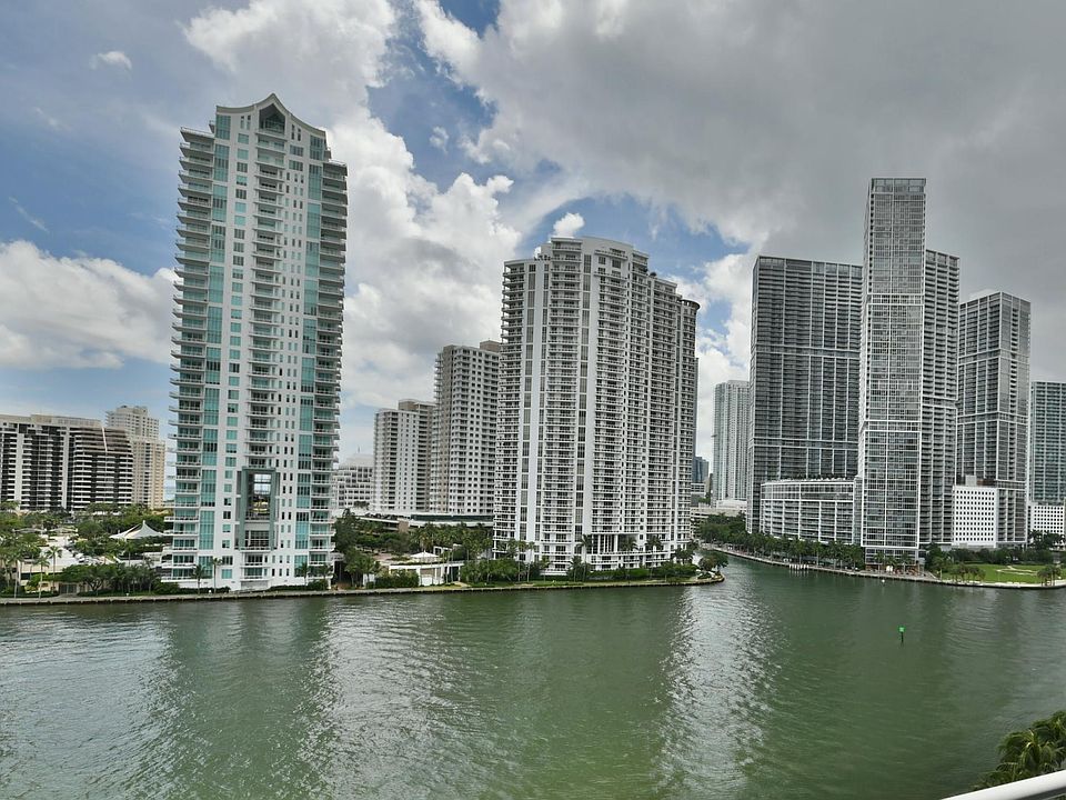 1st image of 325 Biscayne Blvd #1021
