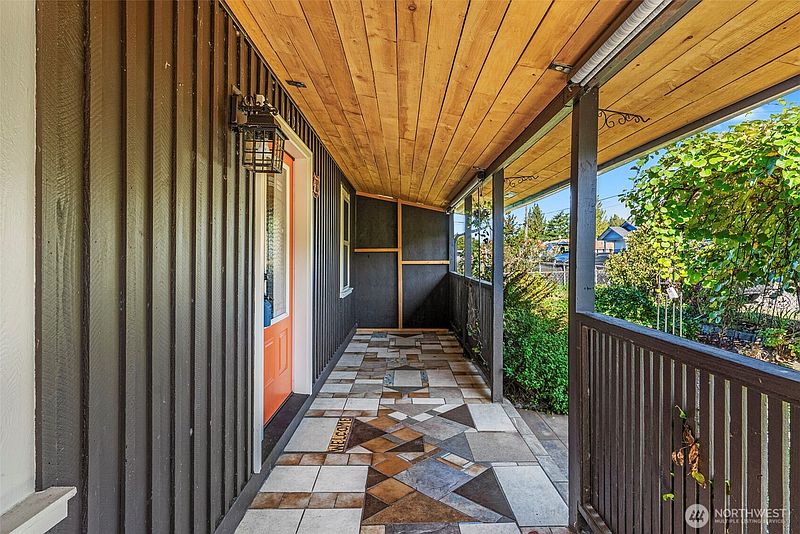 3rd image of 1423 Ross Avenue