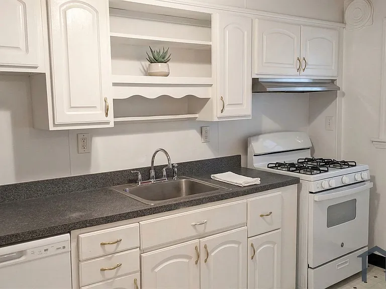 8309 Pleasant Plains Rd — Photo 7