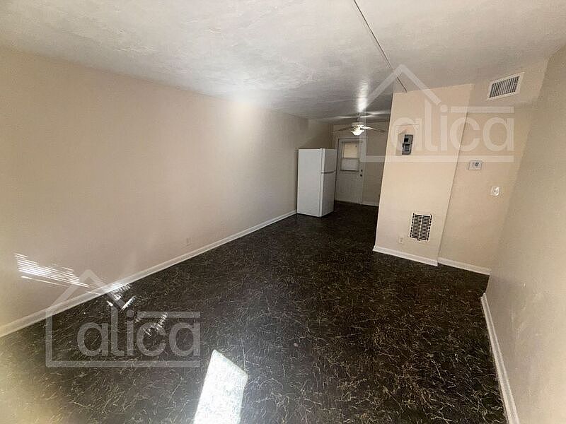1st image of 625 8th St APT 1