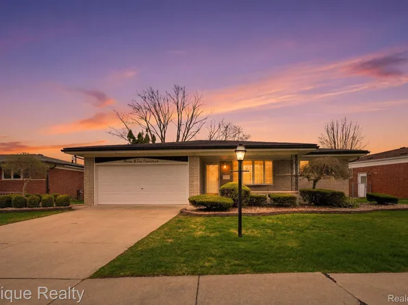 30214 Blossom Ln, Warren, MI 48088