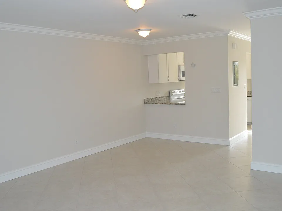 26560 Southern Pines Dr #J103