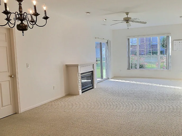 16373 Grandview Dr — Photo 4