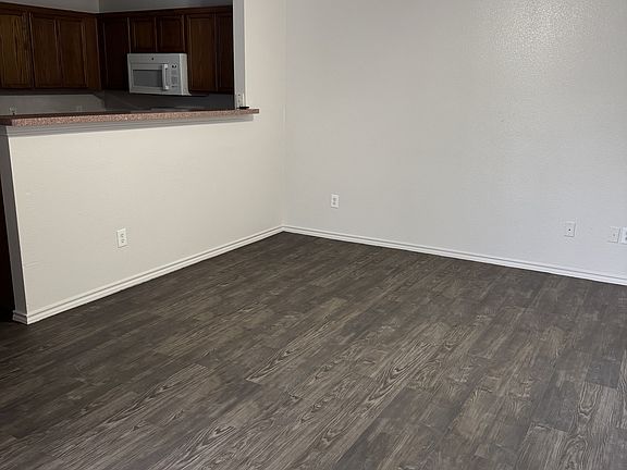 4th image of 108 B Ave #B