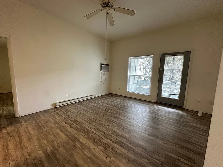 University Park Apartments near Cornell University — Photo 187