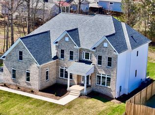 20285 Redrose Dr, Sterling, VA 20165