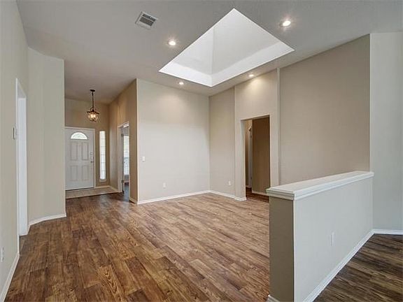 Flexible square footage - the 2nd dining area could be used as an office or playroom