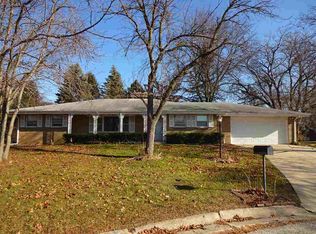 4221 Coventry Close, Rockford, IL 61114