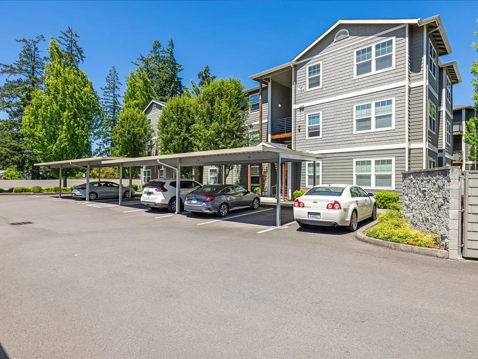 Hawk's Point Apartments — Photo 4