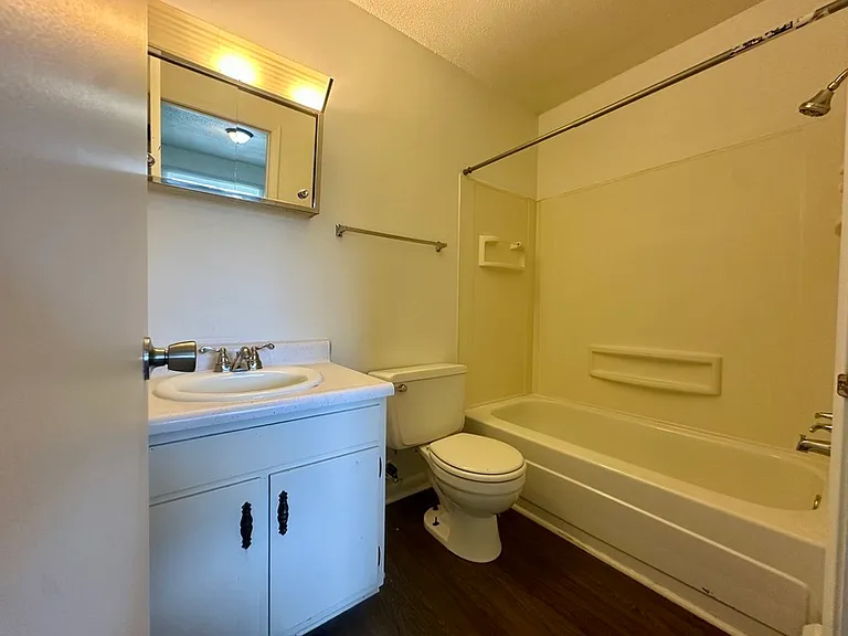 1465 Meadowview Dr #5 — Photo 9