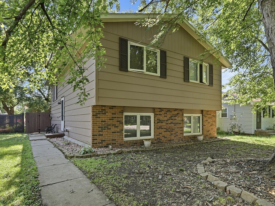 1st image of 134 34th Ave N
