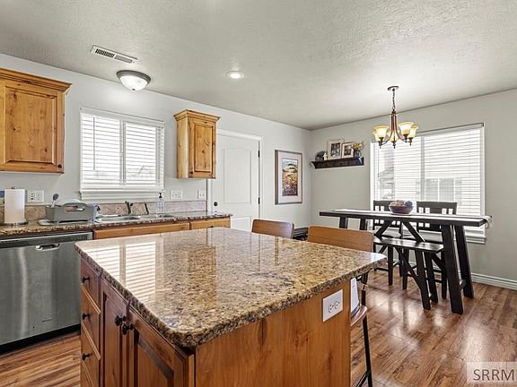 5th image of 537 Countryside Ave