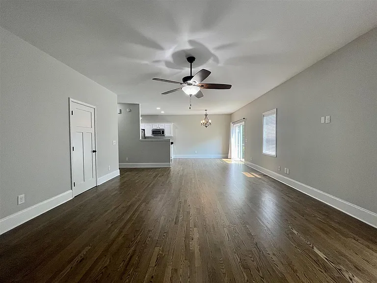 80 Lakeview Dr E — Photo 12