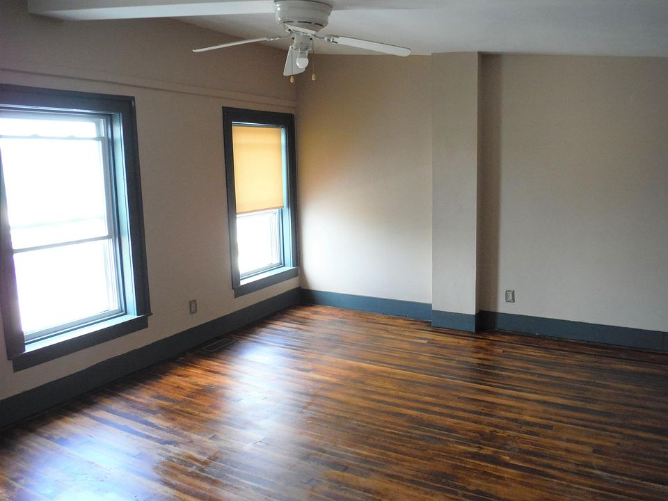 1st image of 132 Glen St #2