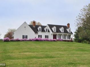 39323 Still Meadow Ln, Hamilton, VA 20158