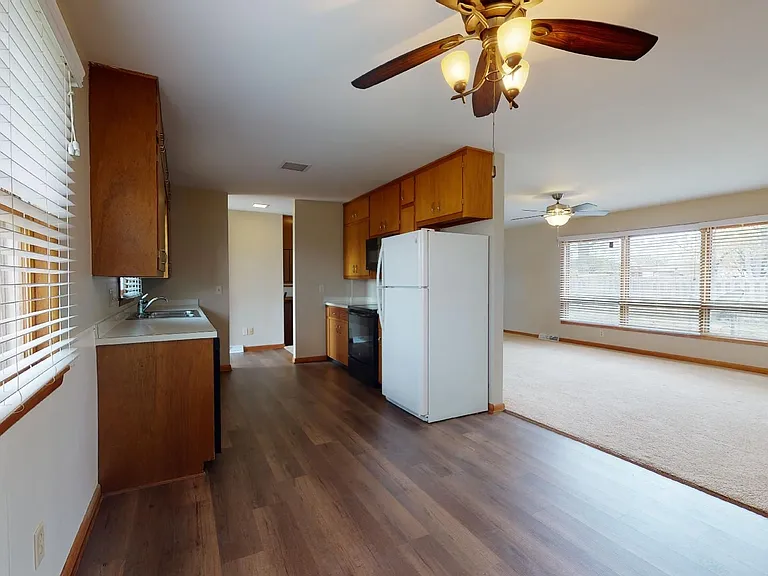 2409 Jackson St — Photo 4
