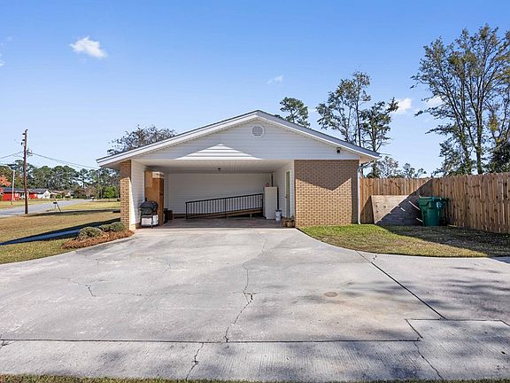 3rd image of 117 Breckenridge Dr
