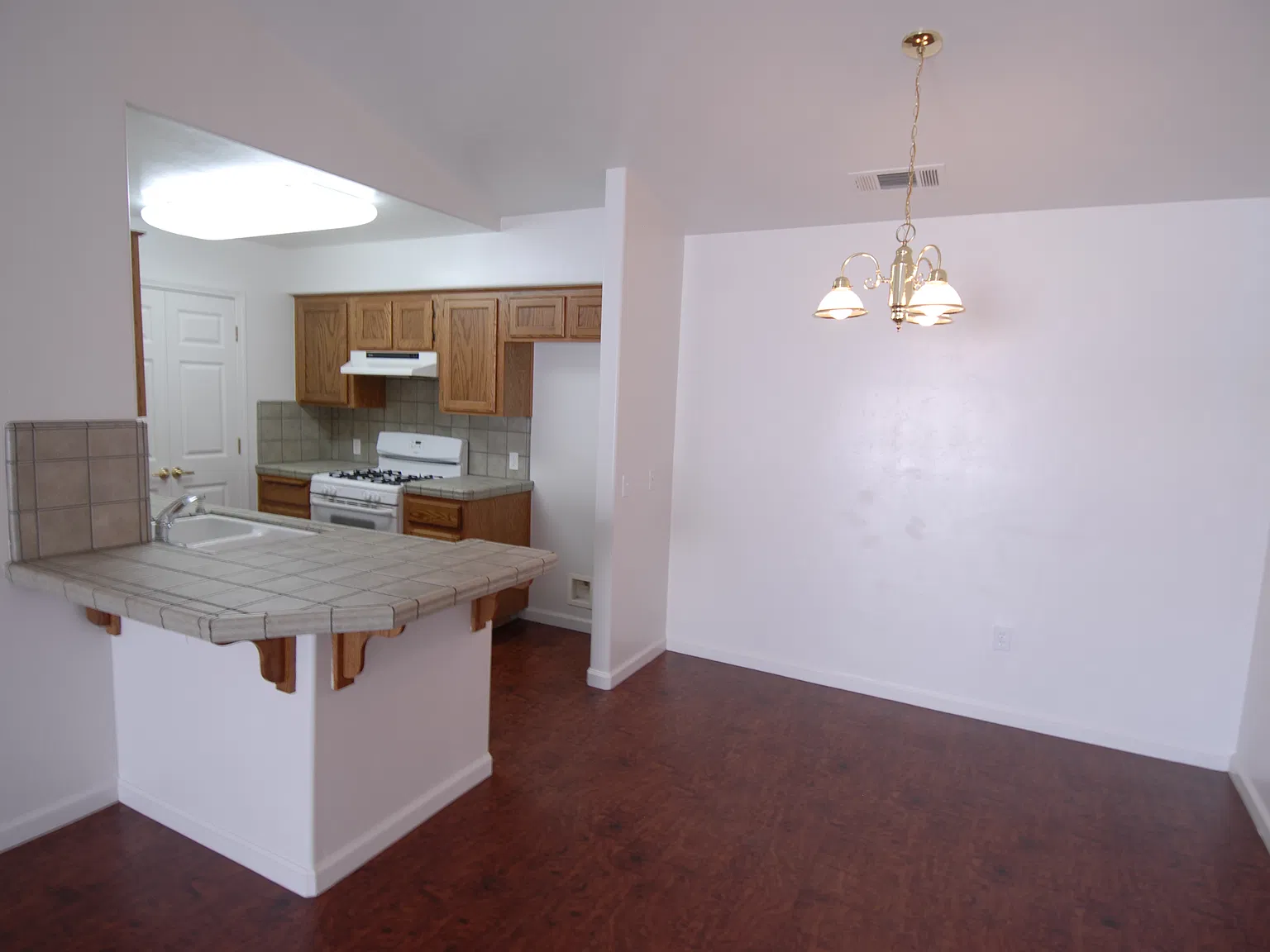 3 bed, 1300 sqft, $1,850 — Photo 3