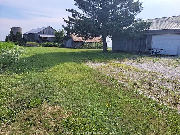 3rd image of 221 Holt Line