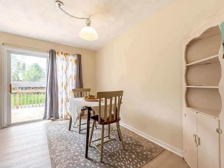 1005 Glade Rd — Photo 48